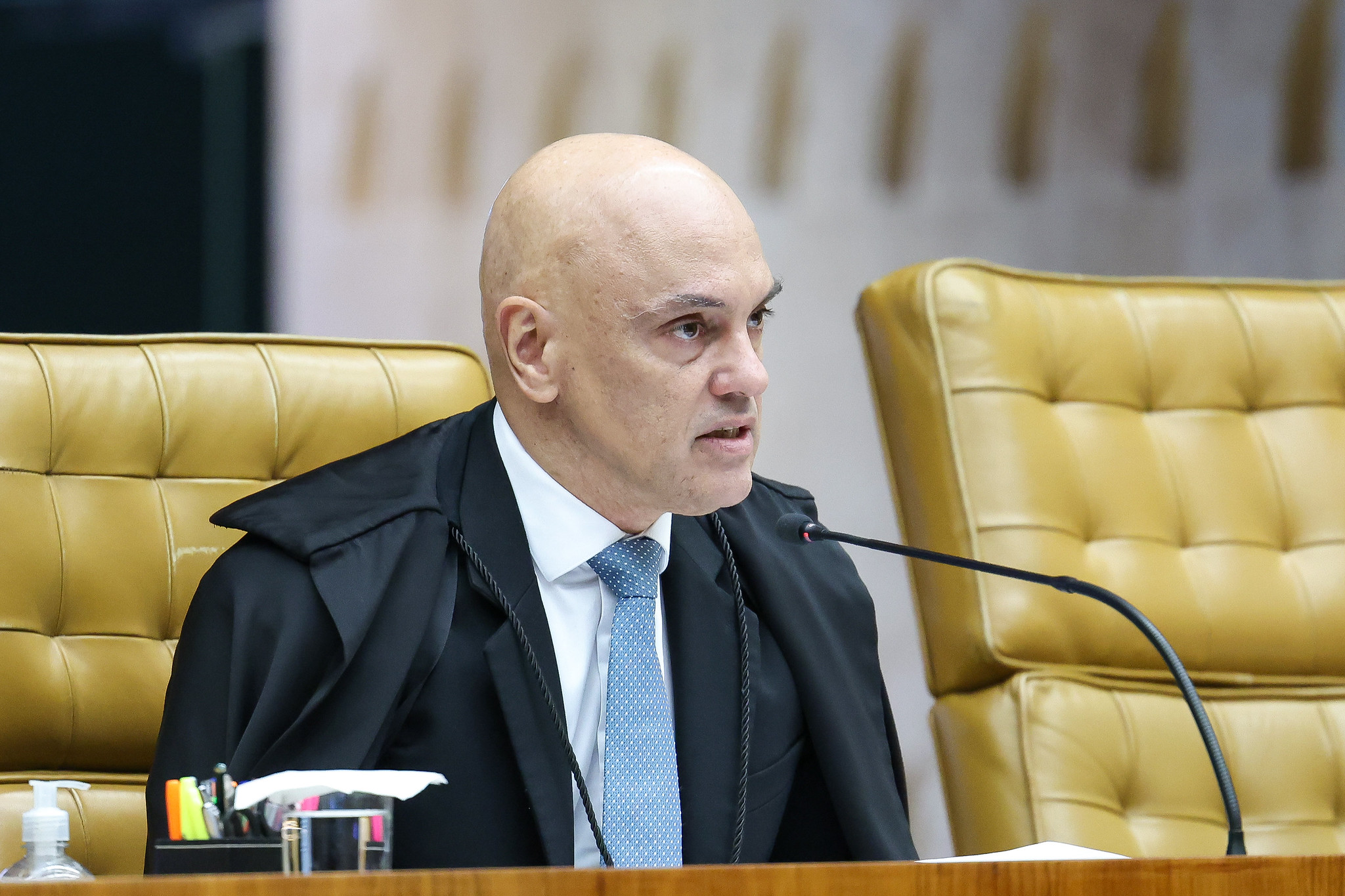 In one case, a candidate distributed 80 thousand flyers suggesting support from Bolsonaro, who officially supported the opponent