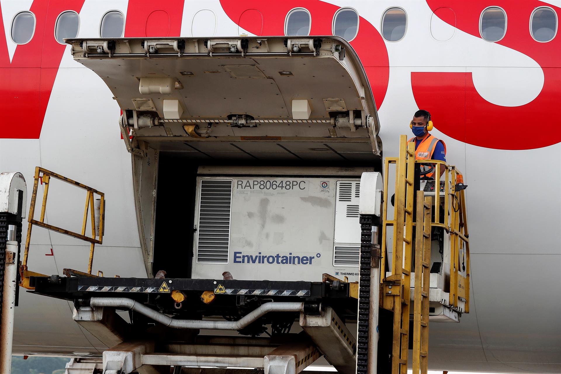 Criminals fled into the woods after confrontation; drugs would be loaded onto a plane bound for Europe