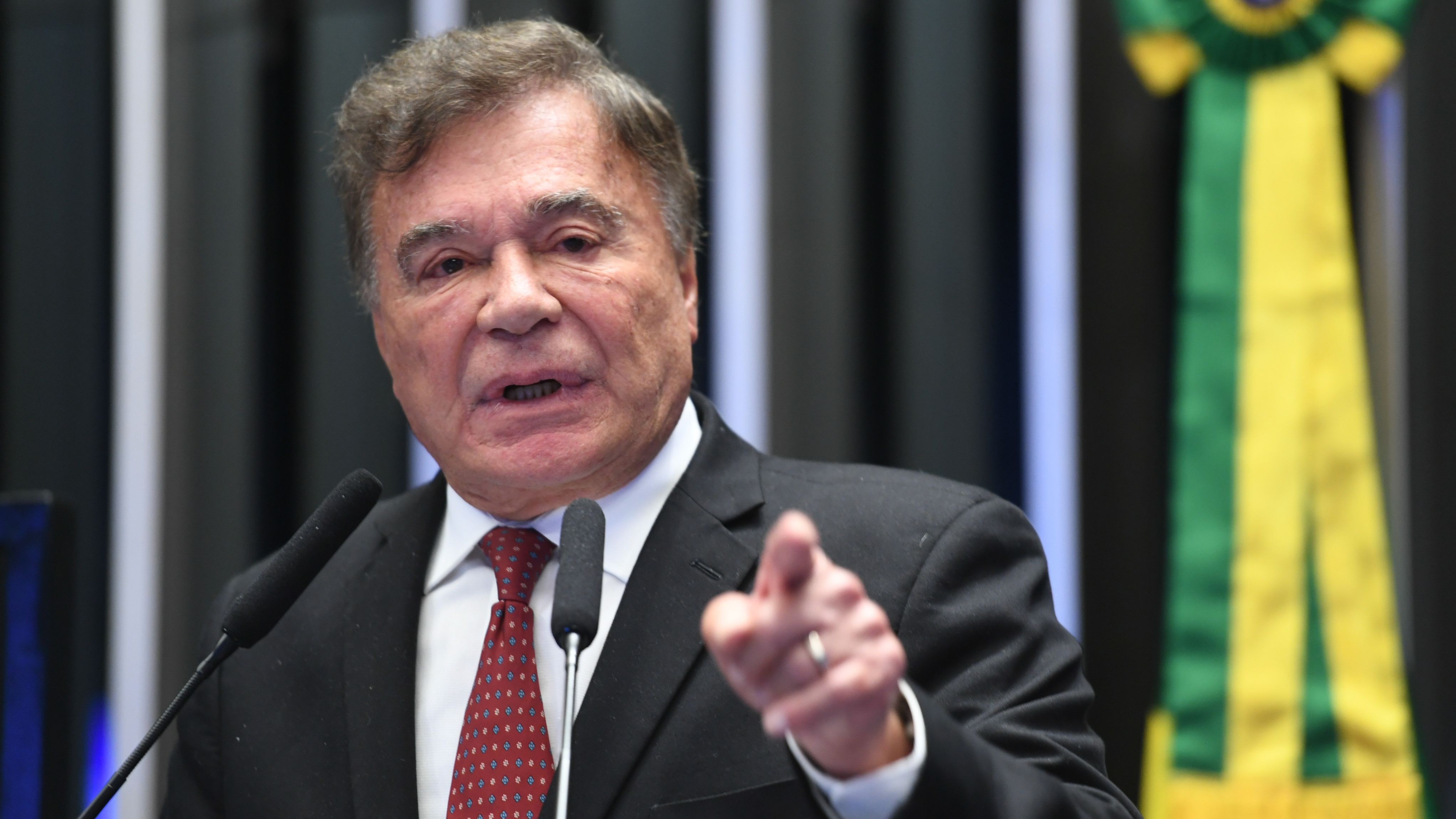 Alvaro Dias gives up running for Senate for Paraná