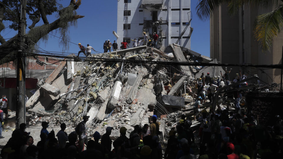 At least 111 people killed, many trapped as powerful earthquake hits Colombia
