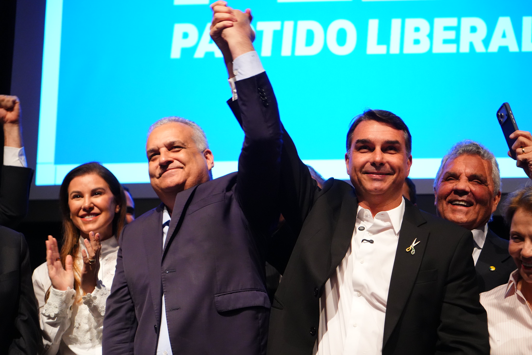 Lula thrills while Flávio skates and skids in Rio