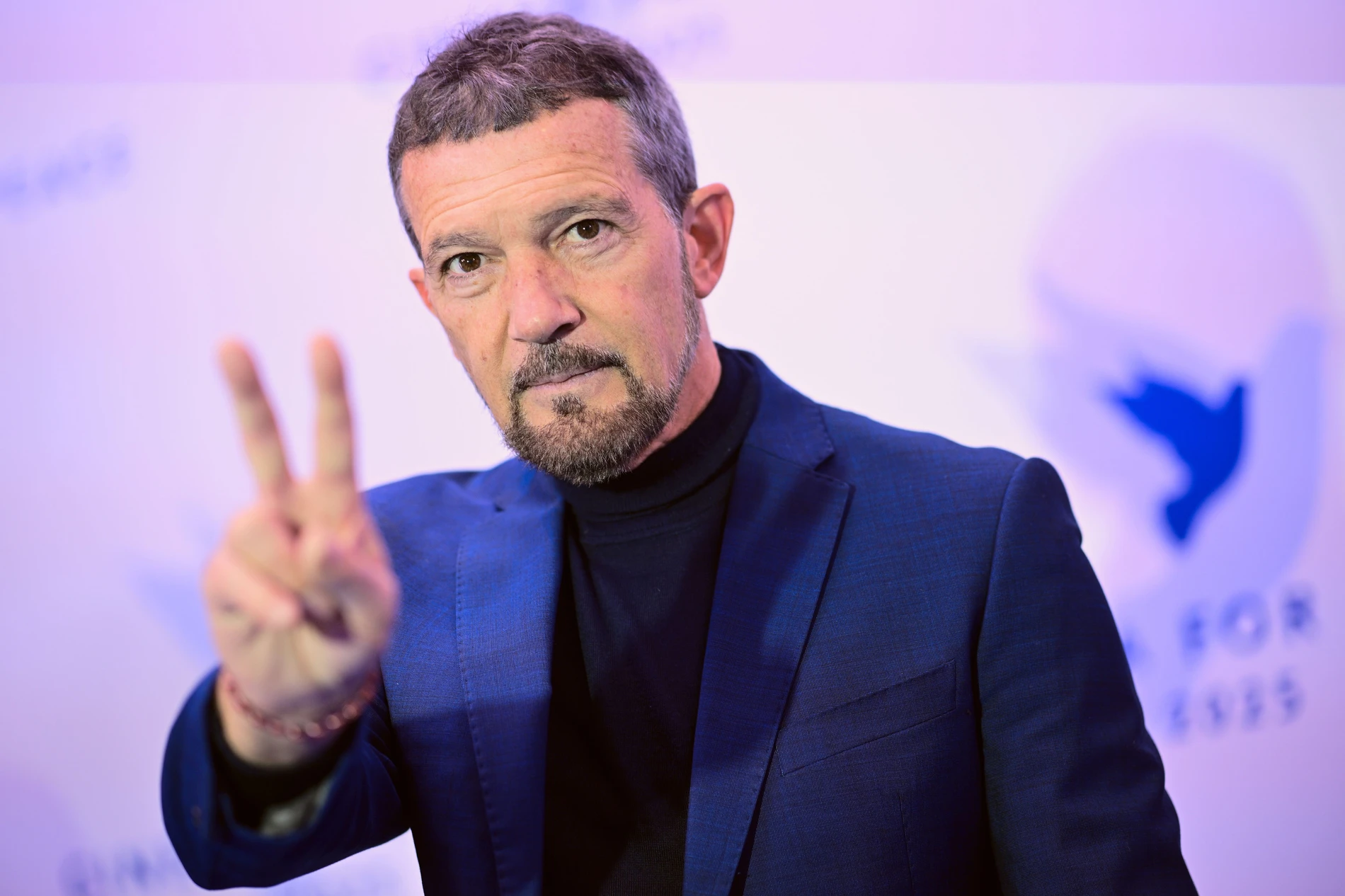 Banderas has a new look at life after heart attack