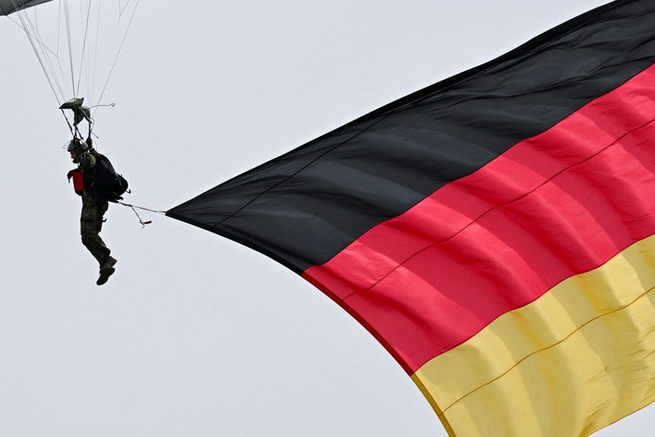Berlin sets up voluntary military service and compulsory census for young men pending