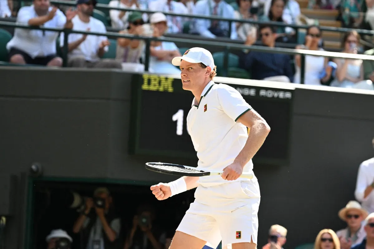 The Italian triumphed 6-4, 6-4, 6-4 in the semifinal in London, ending Djokovic's title defense