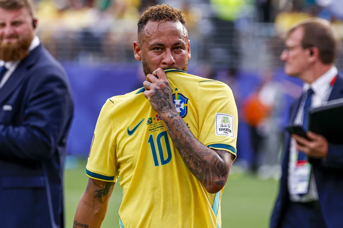 Tears that went around the world: The end of a story that had to give much more to football Foto