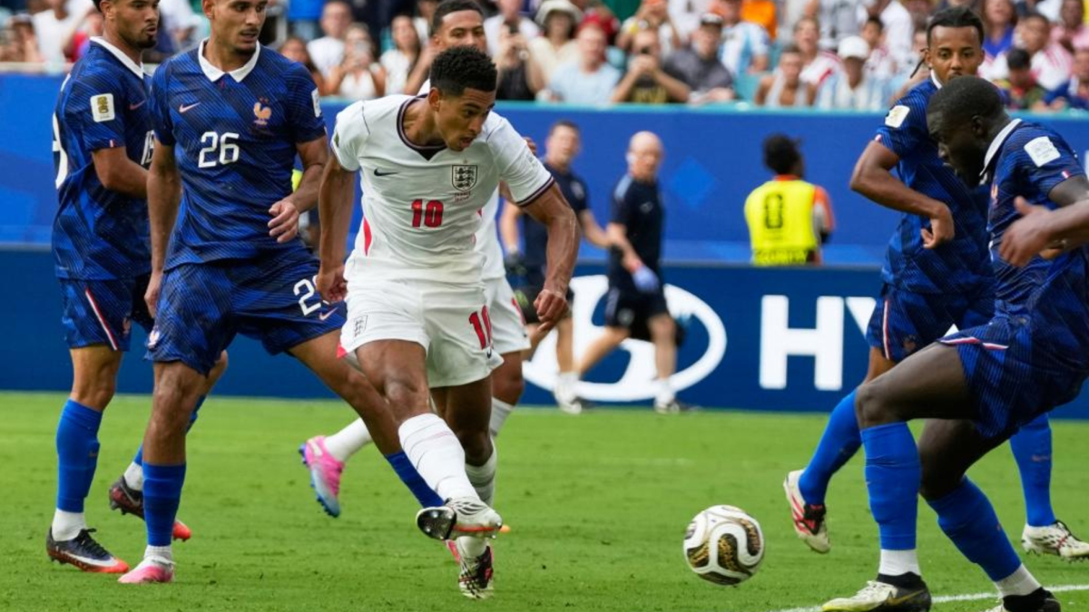 England and France left a historic party: ten goals defined the third World Cup