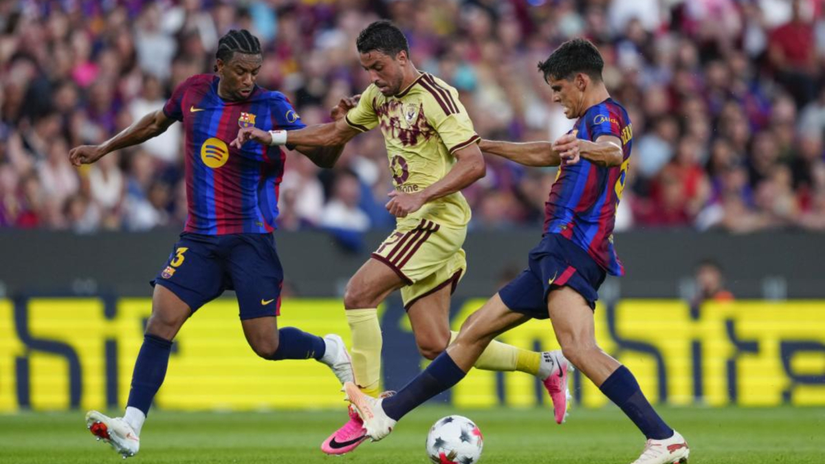 Flick makes Adeyemi debut in the League
