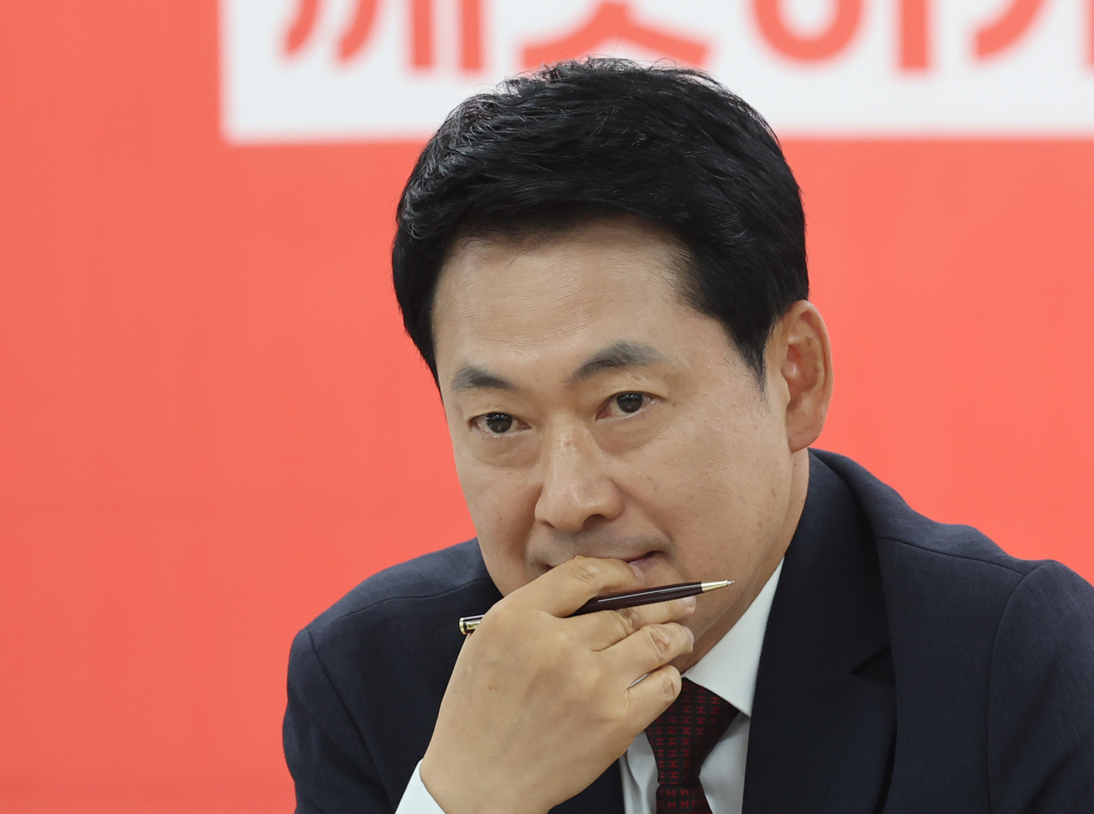 Jang Dong-hyuk abandons 'meeting with Prime Minister Han' and heads to Gwangju... Will his outside political gamble work?