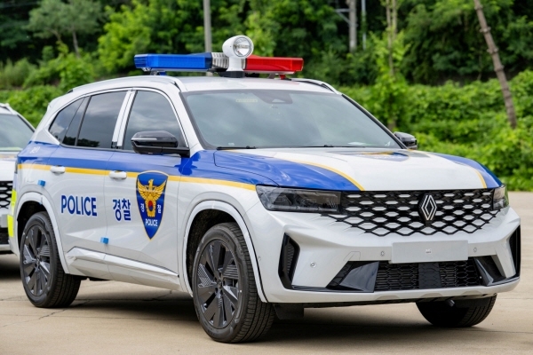 The 2.0 turbo 4WD model was selected for Korea's police multipurpose patrol car pilot project