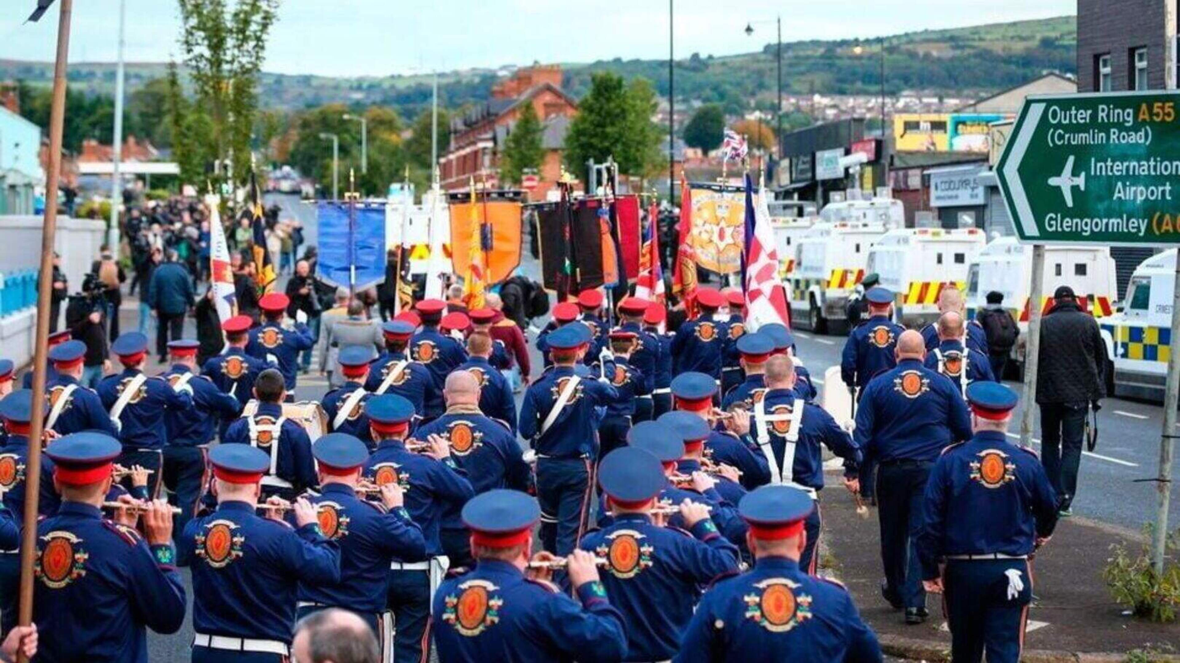 Second year in a row for Orange Order homeward parade past Ardoyne shops