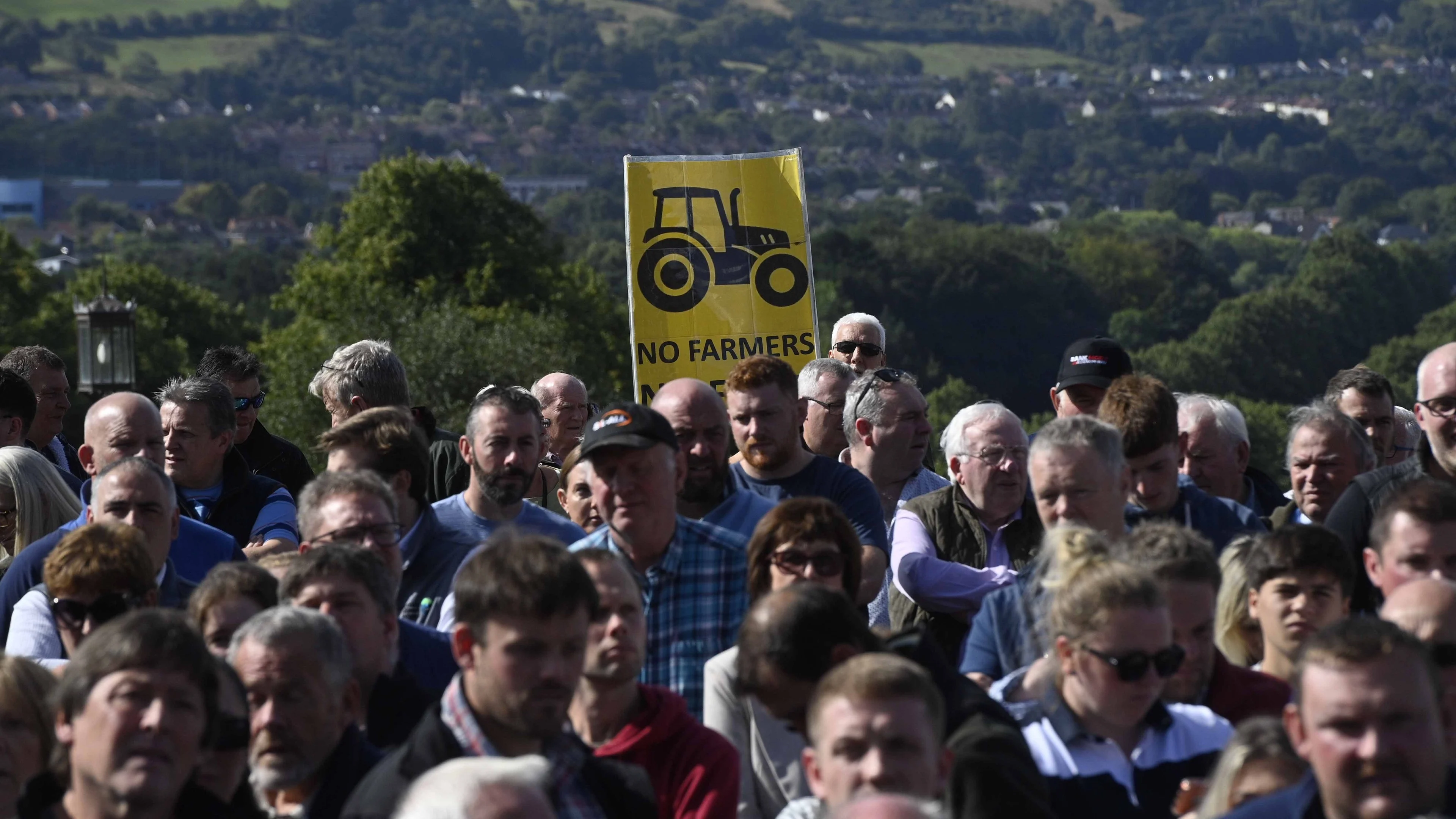 Protesting farmers warn of dysfunctionality in Stormont department
