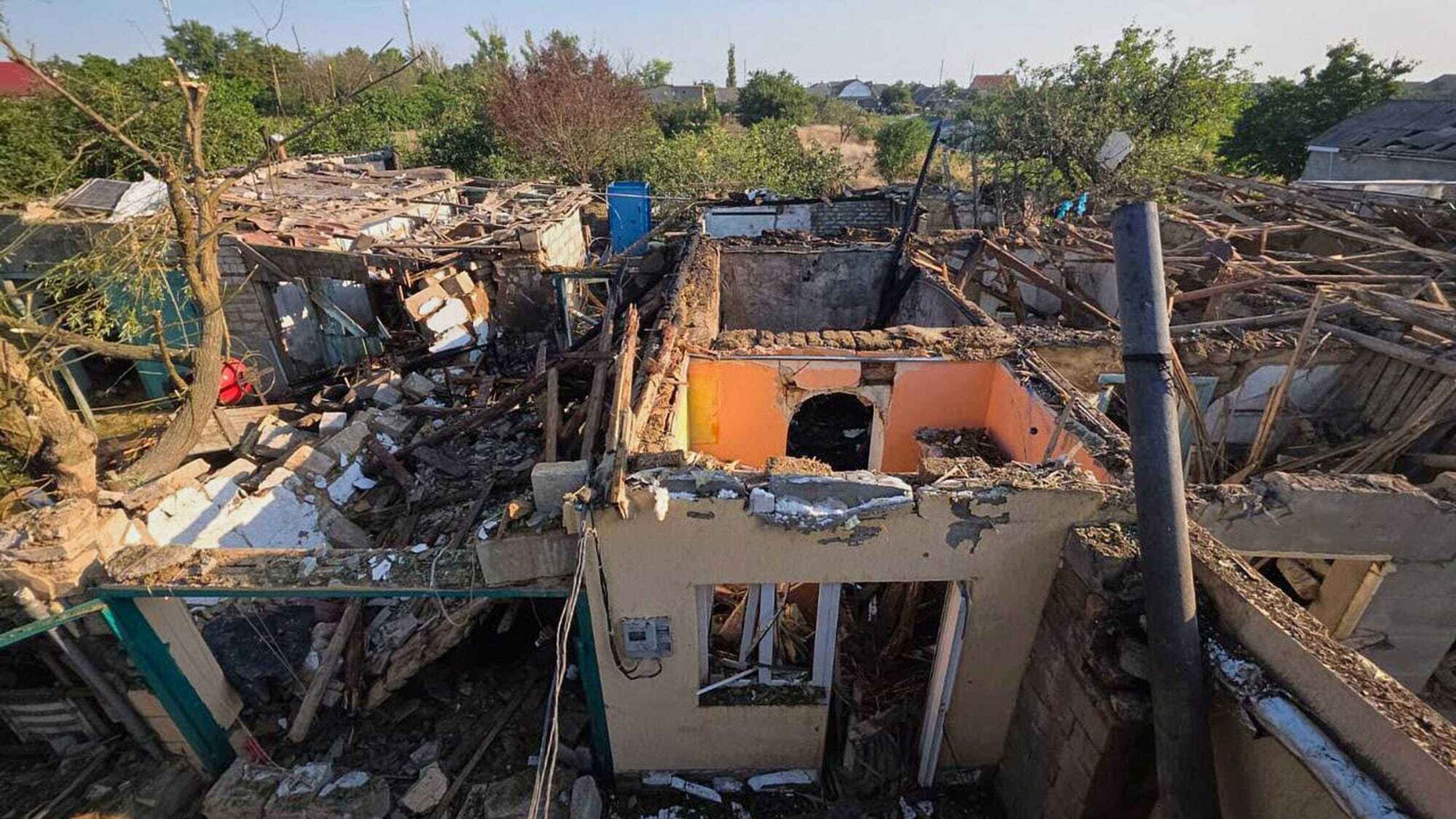 Ukraine and Russia exchange attacks after ‘seven killed on beach’