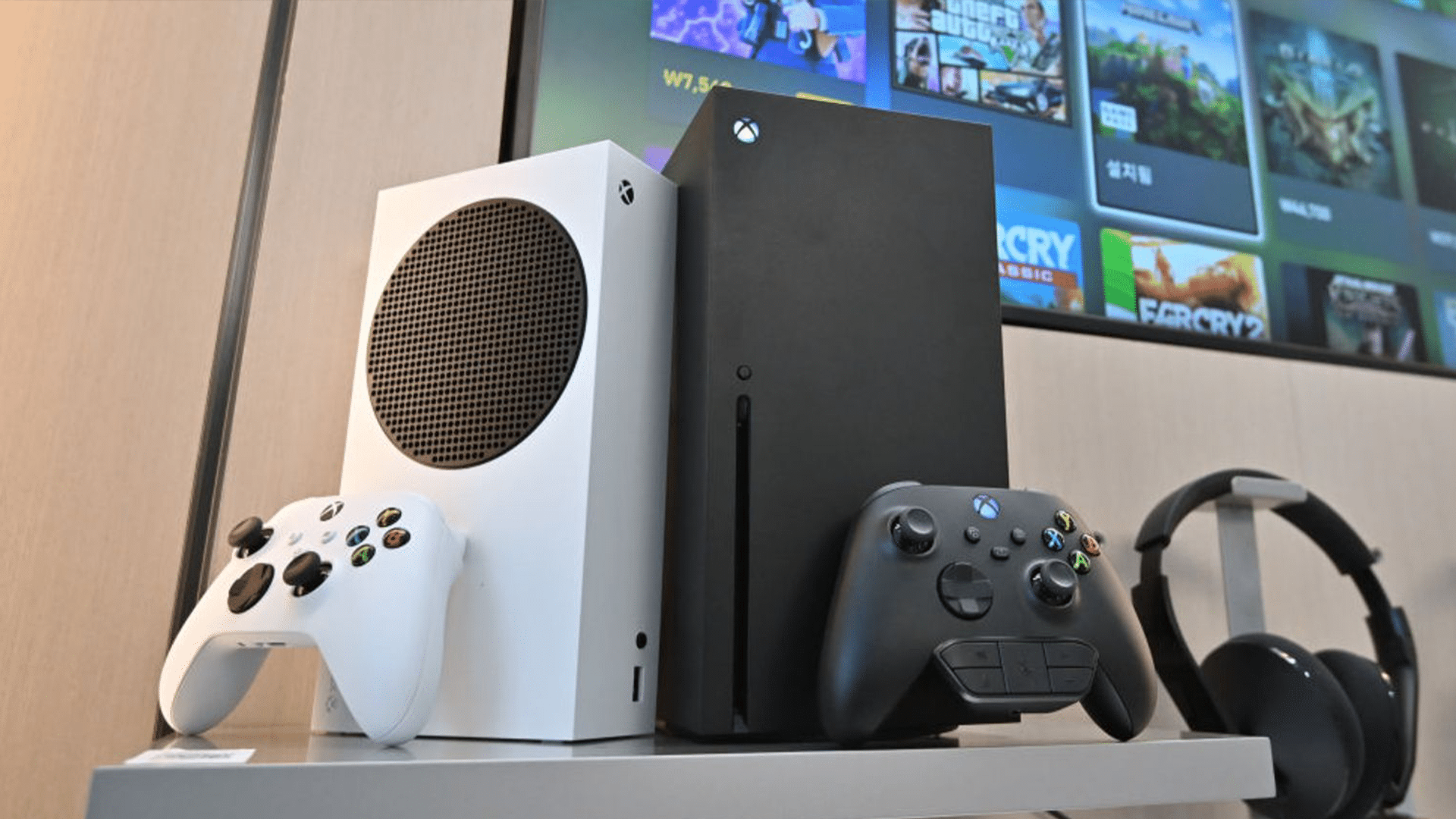 Apple, Microsoft blame chip shortage for price hikes on electronic products