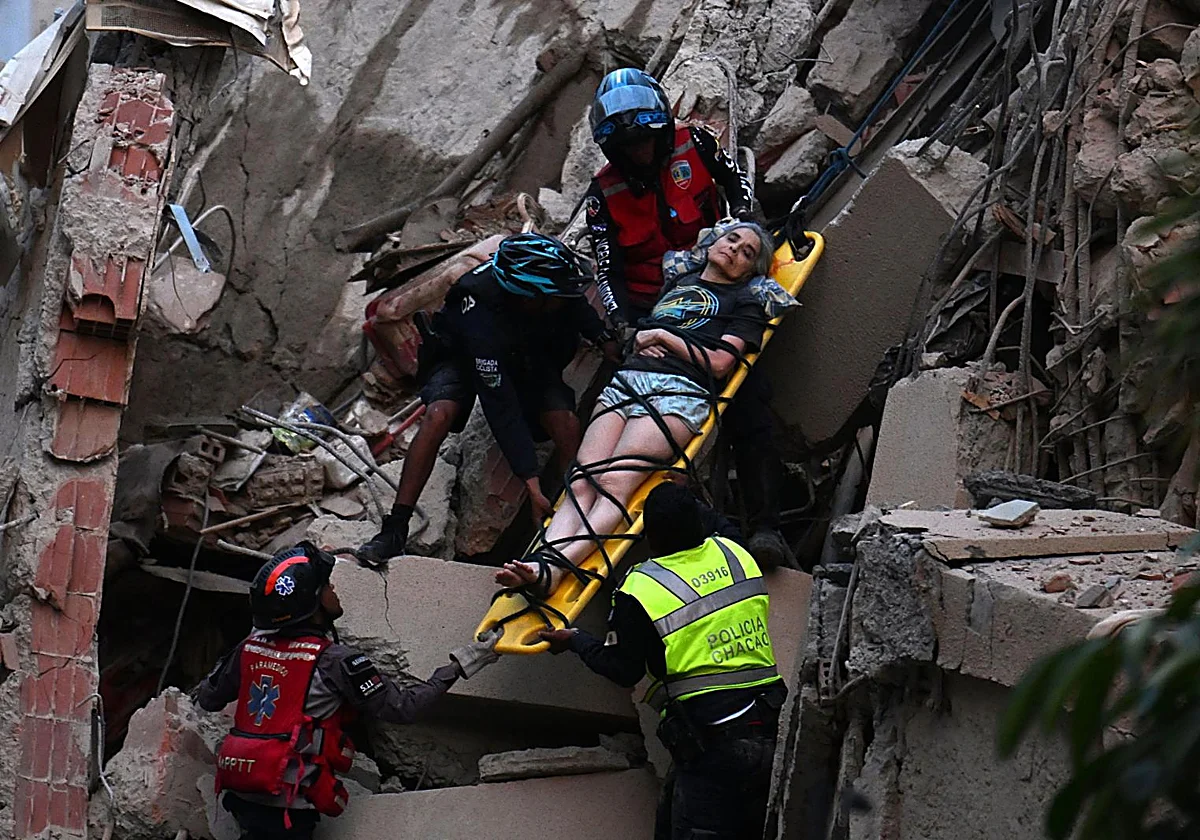 They start rescue work after earthquake that collapsed houses and buildings in Venezuela