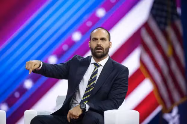 PF decides to fire Eduardo Bolsonaro for leaving office