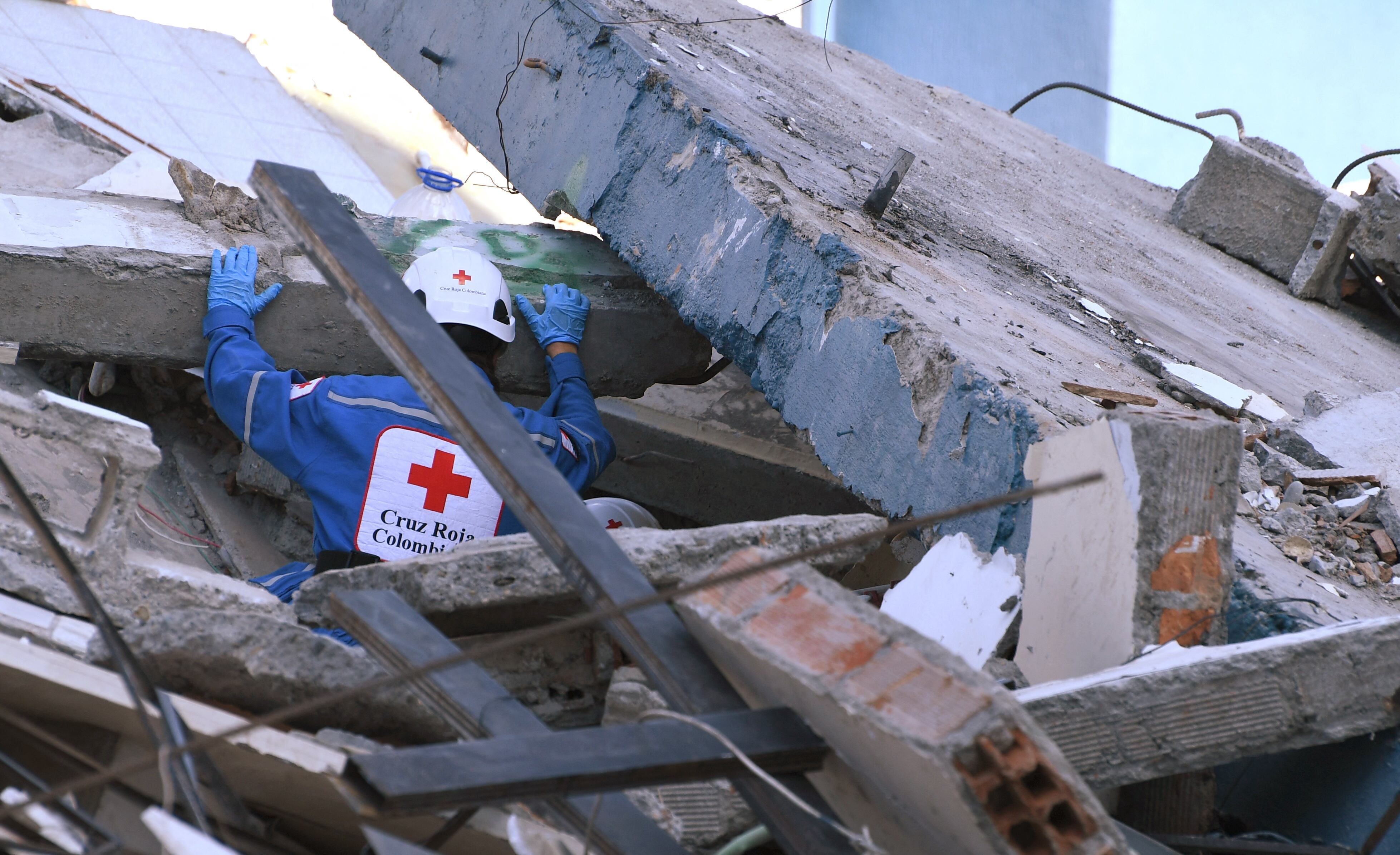 7.4 Earthquake leaves 132 dead and more than 570 injured in Colombia