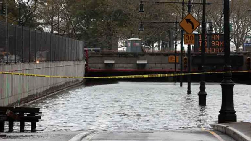 Floods hit the five boroughs; there is a risk of tornadoes and rescues were carried out on flooded highways