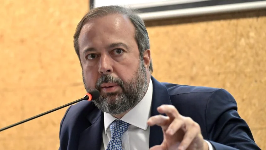 Minister compares economic agents to Japanese: “All equal”