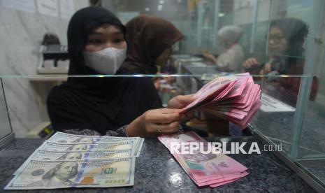Rupiah Exchange Rate and the High Price of Trust