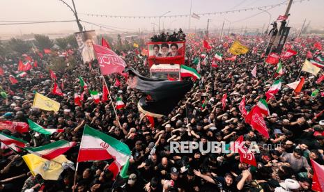 US Citizens at Khamenei's Funeral, Who Are They and Why Do They Spark Anger in Washington?