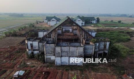 Traces of the Abandoned Bekasi Islamic Centre Project