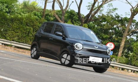 The automaker introduced the electric vehicle for the first time as part of its 9th anniversary celebration in Indonesia