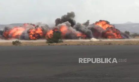 Sanaa Airport Attacked, Houthi Threaten Major Attack on Saudi