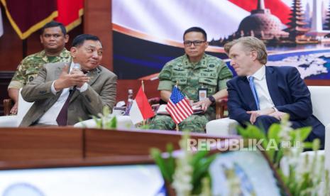 Indonesian Defense Minister Meets US Deputy Minister Discusses Joint Special Forces Exercise