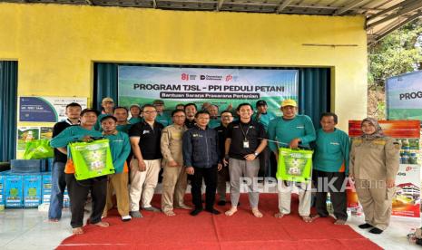 Help Farmers Be More Efficient, 13 Pesticide Sprayers Distributed to Indramayu-Majalengka