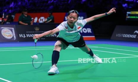 Three singles and nine pairs compete in the Super 1000 tournament in Changzhou, July 21-26