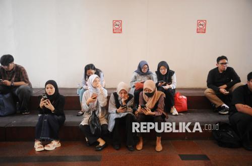 Polyworking Trend on the Rise: Youth Lifestyle or Sign That Main Salary Isn't Enough?