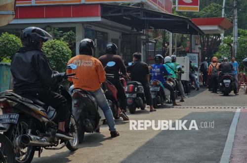 State Secretary Ensures Oil Supply Safe Despite Middle East Heating Up