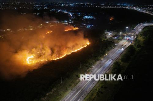 Kramasan Toll Road Surrounded by Karhutla, Fire Approaches Residential Areas