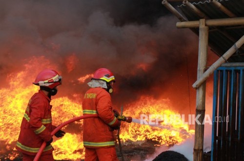 1.5 Hectares of Land Burned, Disrupts Visibility for Drivers on Cirebon Pantura