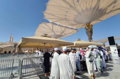 Strategic Lessons from Malaysia and Turkey for Indonesia's Hajj