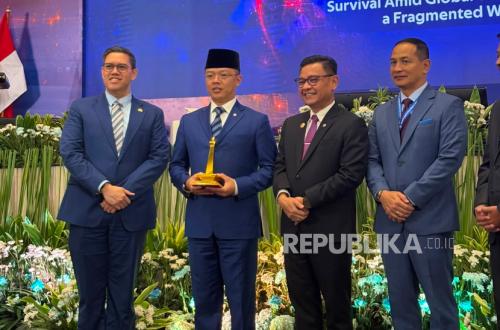 Foreign Minister Sugiono: Fragmented World, Indonesia Faces with Confidence
