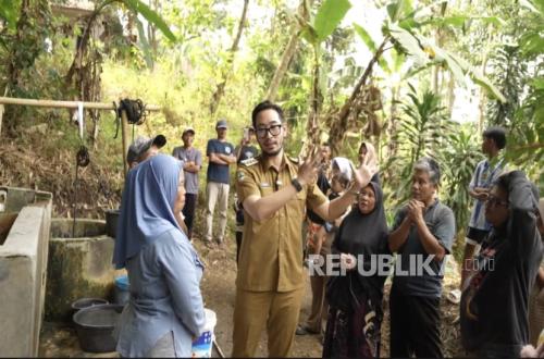 Regent Jeje Ritchie Ismail announced the ongoing construction to address clean water shortages during the dry season
