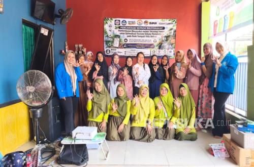 Driving Circular Economy, UBSI Trains Vida Bekasi Waste Bank to Go Digital