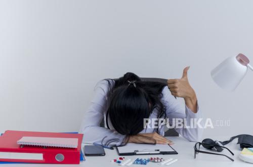 Gen Z Employees Choose Sleep Over Crying When Stressed at Work