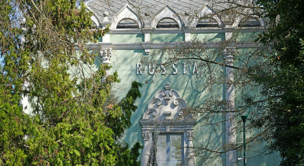 EU does not forgive the Biennale, stops 2 million in funding