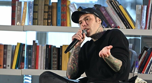 Fedez in the emergency room in Milan, rapper arrived in the ambulance