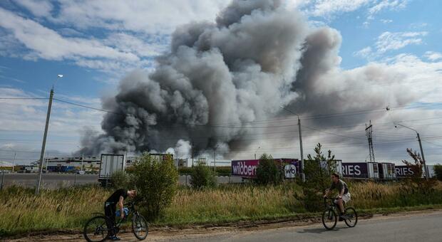 Ukraine, Putin admits "damage to the economy" after the Kiev raid. Then warn: «To react, the answer will be destructive»