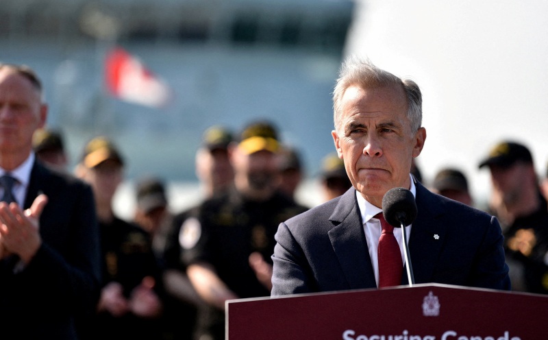Faced with a teleprompter glitch, Canada's Carney mocks Trump