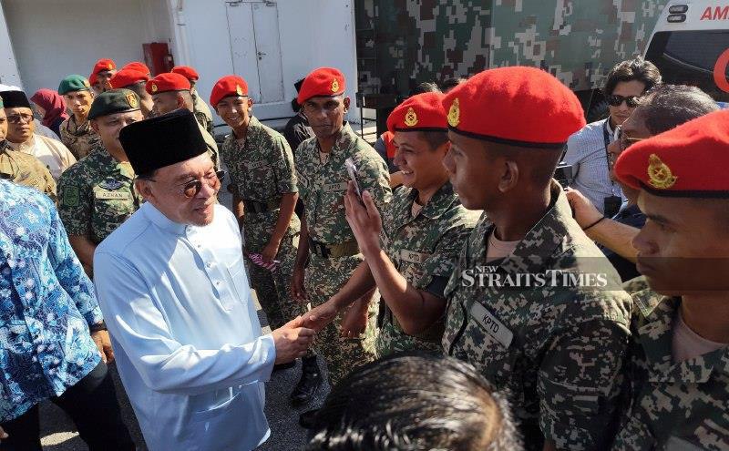 Anwar tells Felda to submit full report on proposed hotel sale at loss