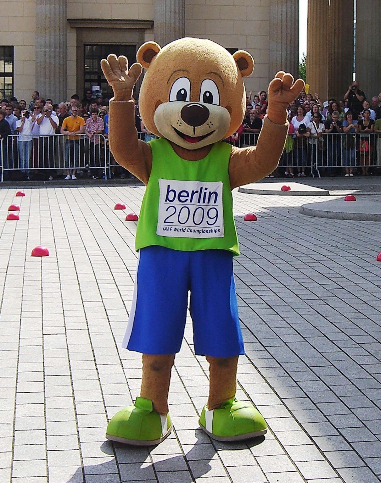 Media, 'vehicle against the crowd in Berlin at the edge of the Pride, wounded'