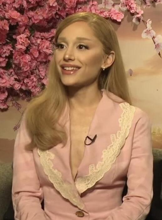 Ariana Grande withdraws from London theater performance
