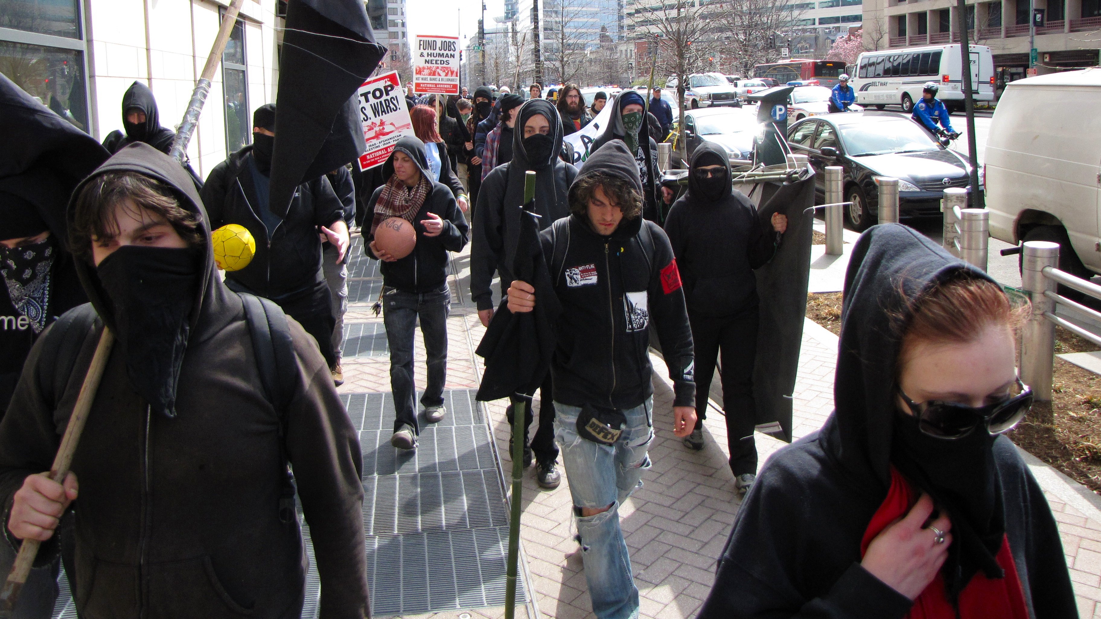 The heirs of the Black Bloc who took the Val di Susa dei No Tav