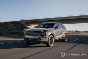 Hyundai sold 450,568 vehicles and Kia sold 430,727 units in the first half, each up 3% year-on-year