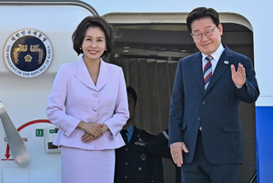 Closed-door session at Cheong Wa Dae with PM and finance minister to address property tax, housing supply, and leveraged ETF volatility