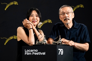 Director Hong Sang-soo, actor Kim Min-hee win awards at Locarno film fest